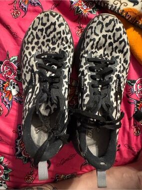Brooks Women's Leopard Print Running Shoes - Black & White